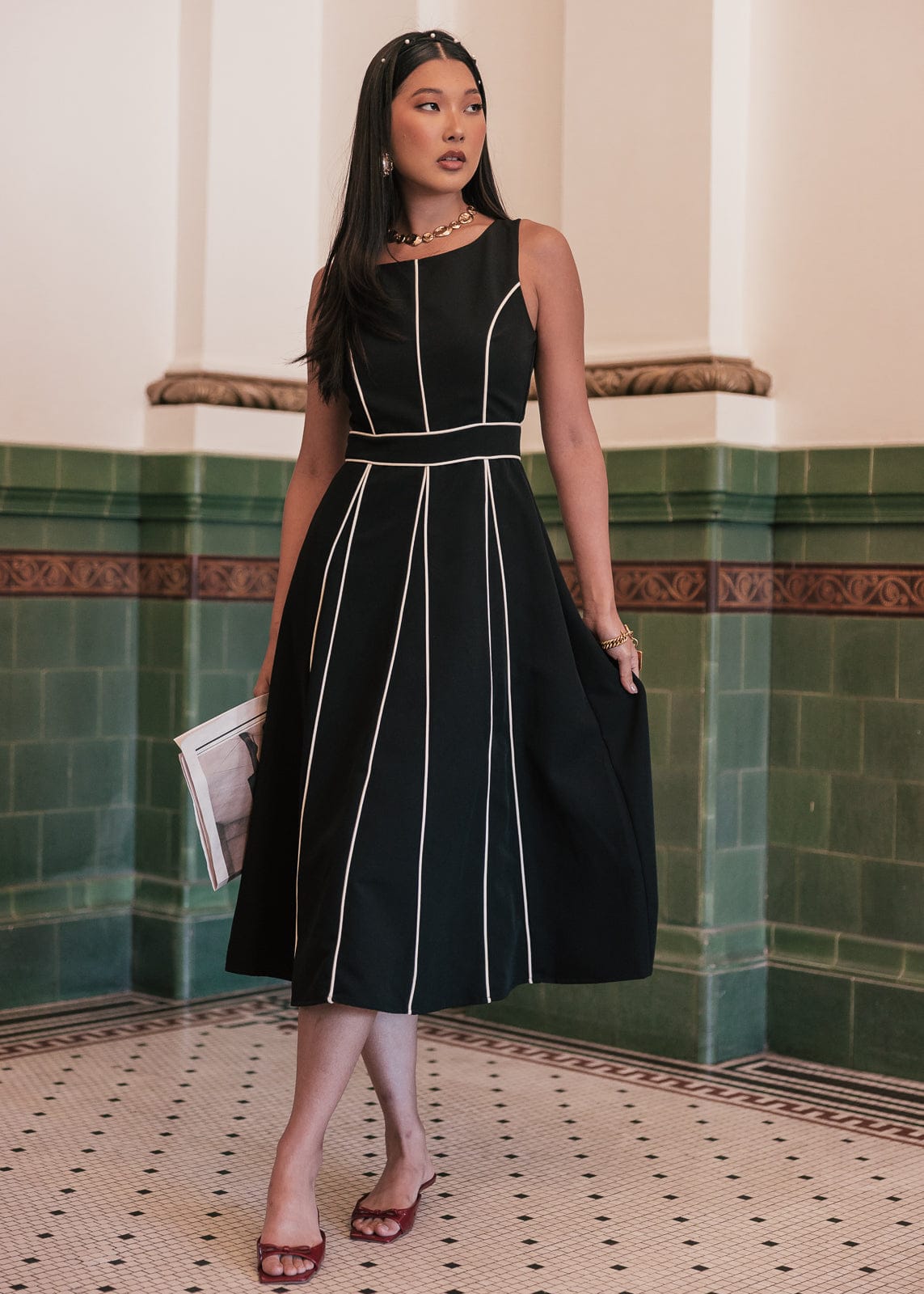 Vivienne Box Pleat Dress - Black